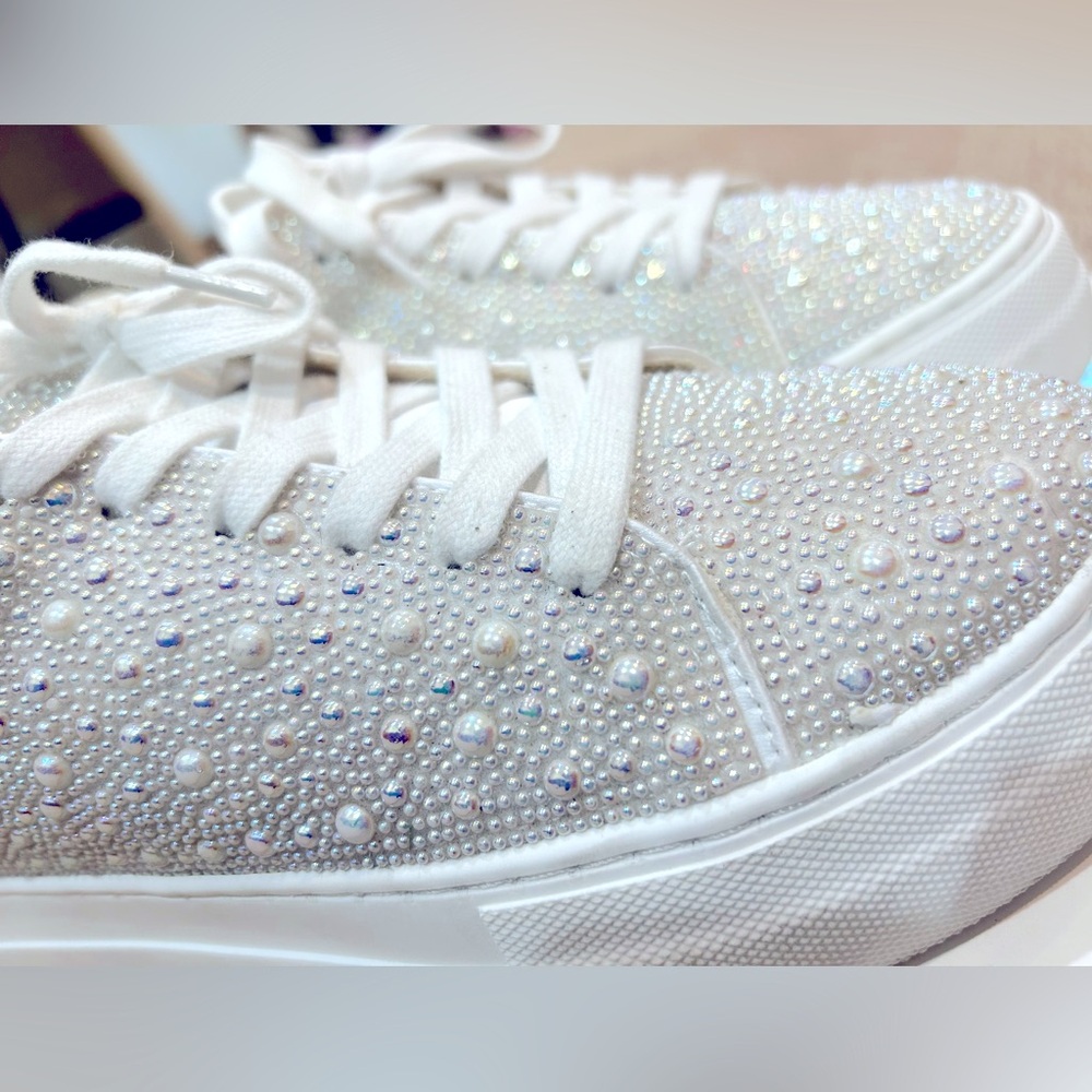 Betsey Johnson SIDNY Sneakers